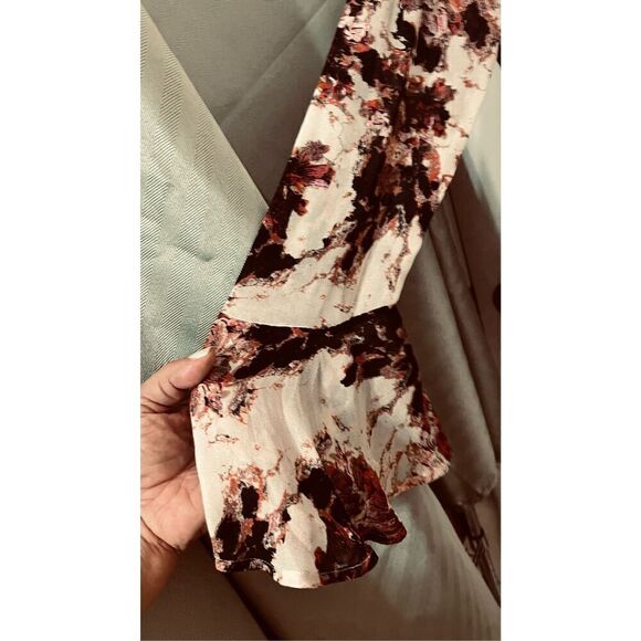 IRO PARADON FLORAL SURPLICE BELL SLEEVE FLORAL BLOUSE SIZE S US SZ 6 FRENCH 36 - Picture 7 of 14